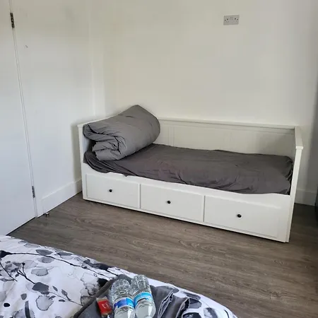 Private Room Near Central Ideal For City Explorers London Exterior photo